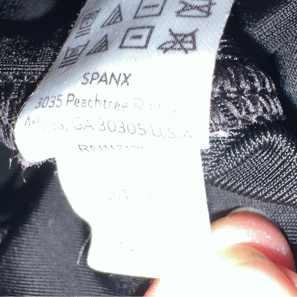 Spanx size large black faux leather look leggings - Picture 7 of 8